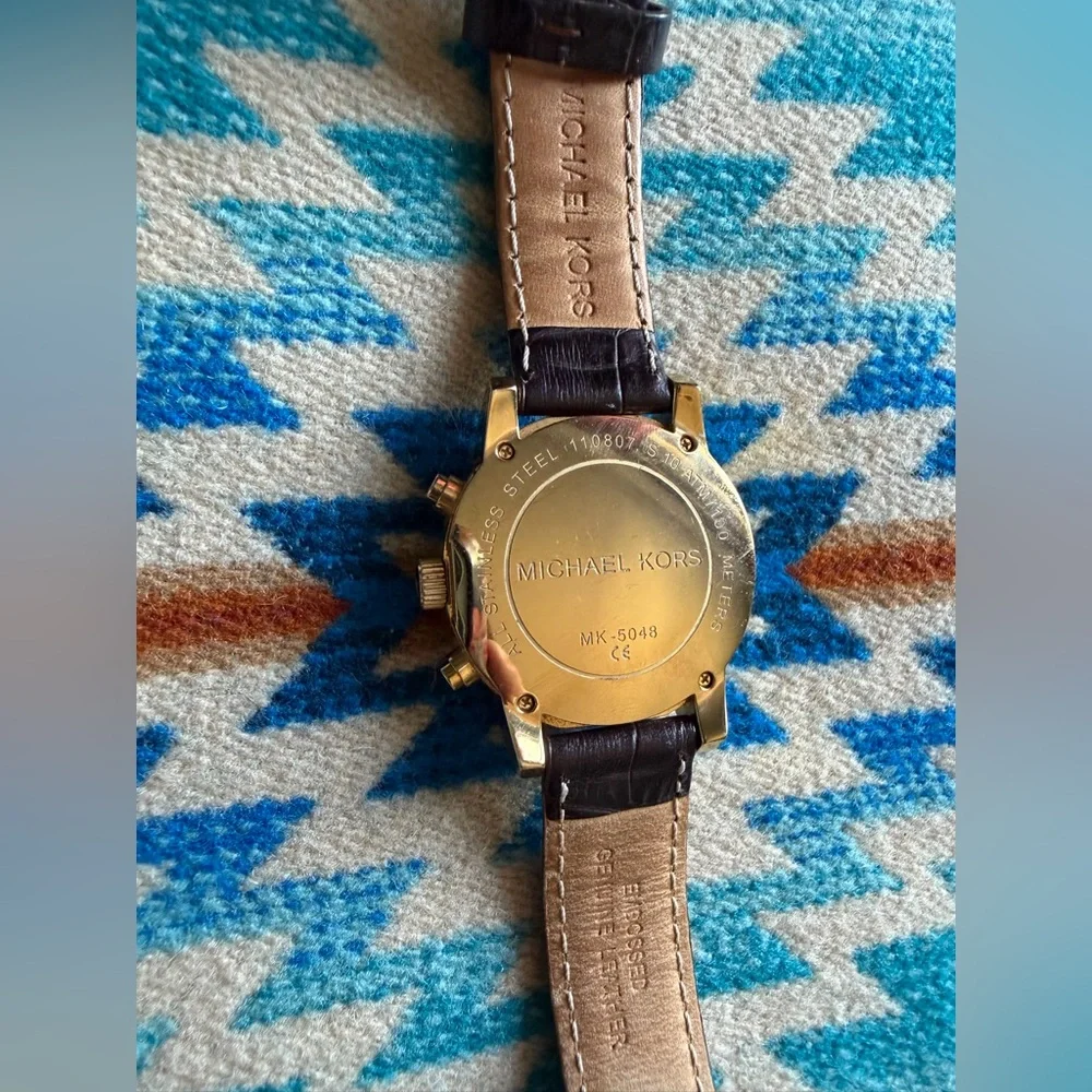 Vintage Michael Kors Gold Watch - Picture 5 of 7